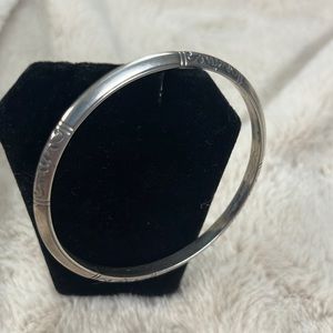FABULOUS SILVER TONE DESIGNER BRIGHTON HEART LOVE ENGRAVED BANGLE BRACELET !!